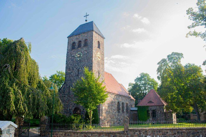 Dorfkirche Schönefeld von außen
